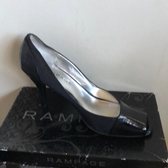 Shoes - Picture 3 of 4